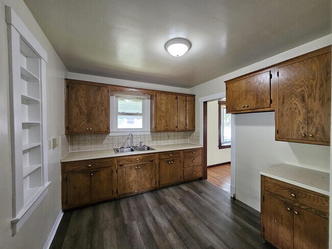 Building Photo - 2117 Buckeye Cir
