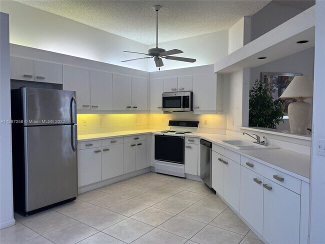 Foto del edificio - 9635 Boca Gardens Cir N