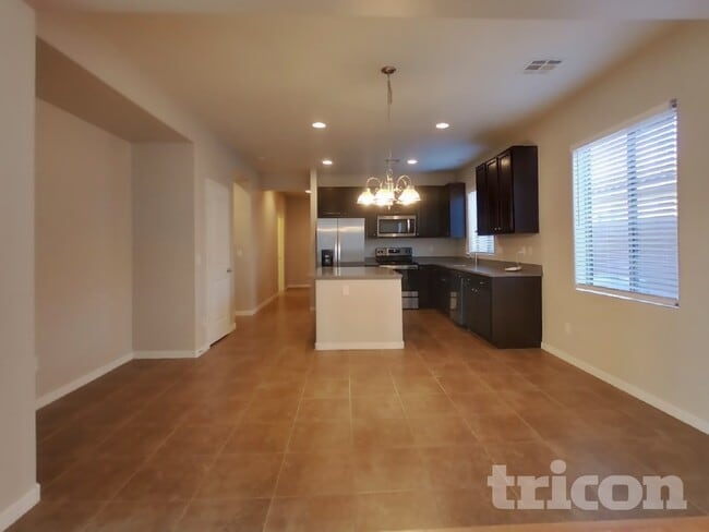 Foto del edificio - 880 W Busa Dr