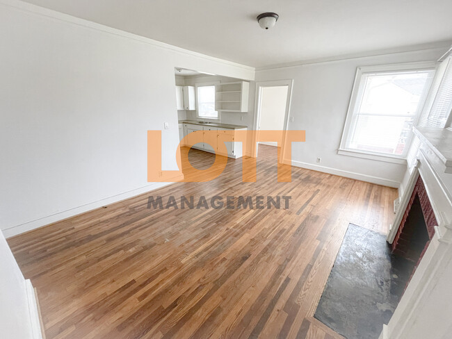 Building Photo - 101 S Sumter St