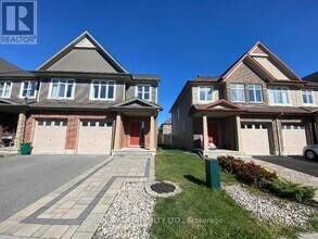 Building Photo - 322 Fergus Cres