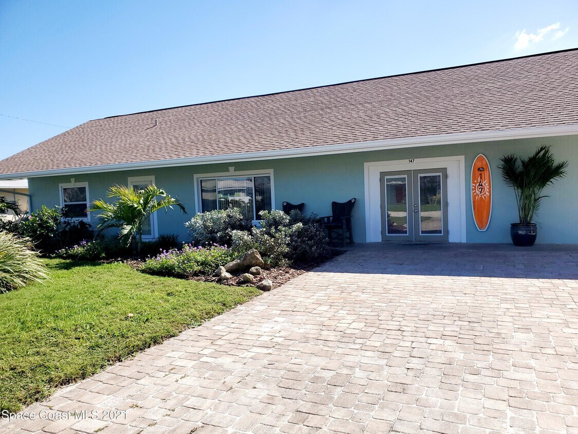 Foto principal - 147 E Pasco Ln