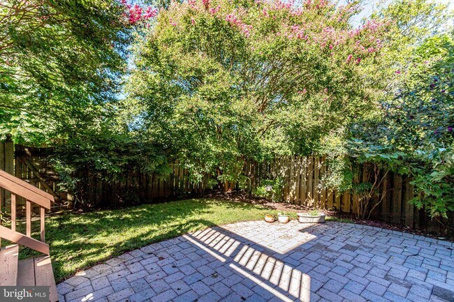 Building Photo - 6812 McLean Province Cir