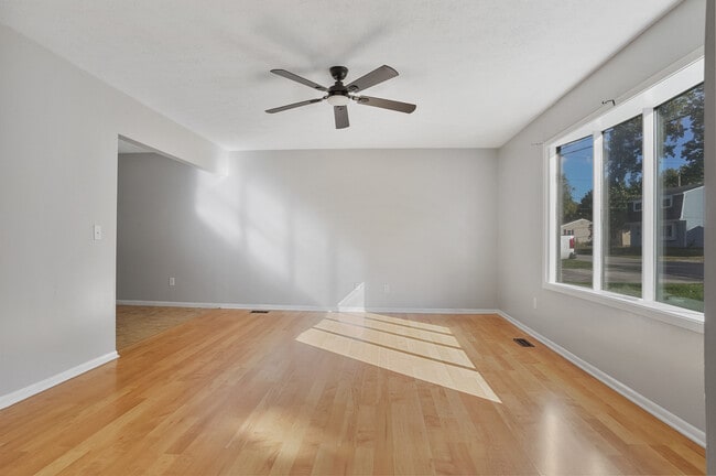 Building Photo - 5758 Beech Dr