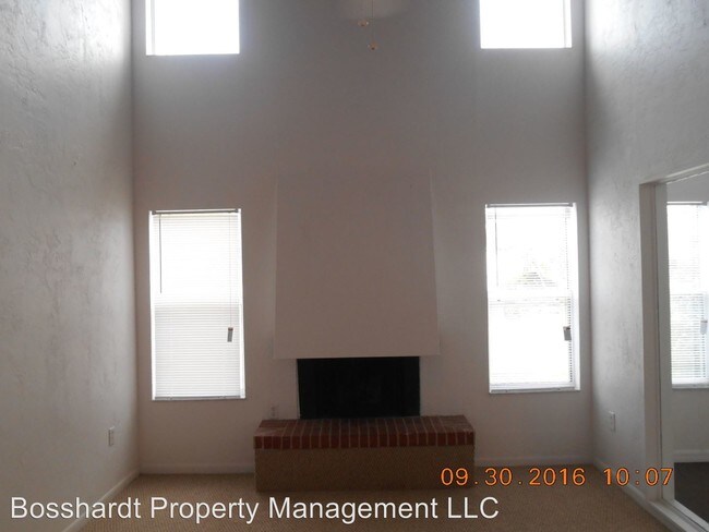Building Photo - 18202 Sandalwood Dr