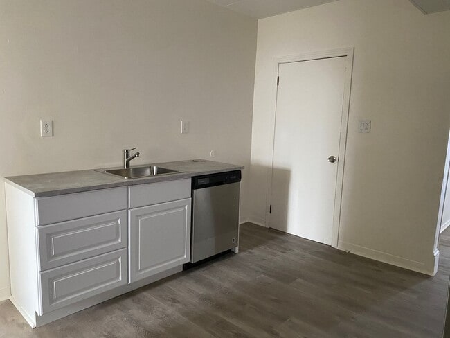 Photo - 237 Ella St Apartment