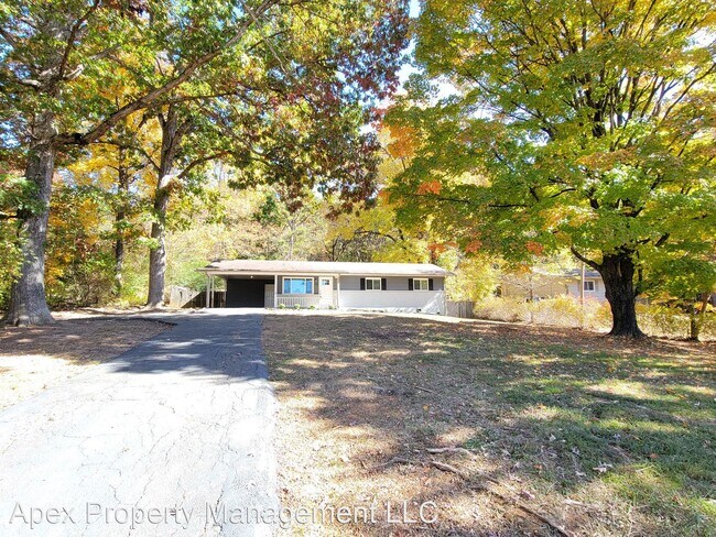 Building Photo - 3 br, 1.5 bath House - 328 Fox Road