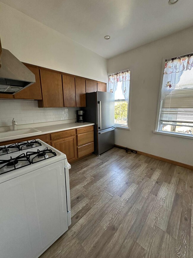 Foto del edificio - 192 Kearny Ave