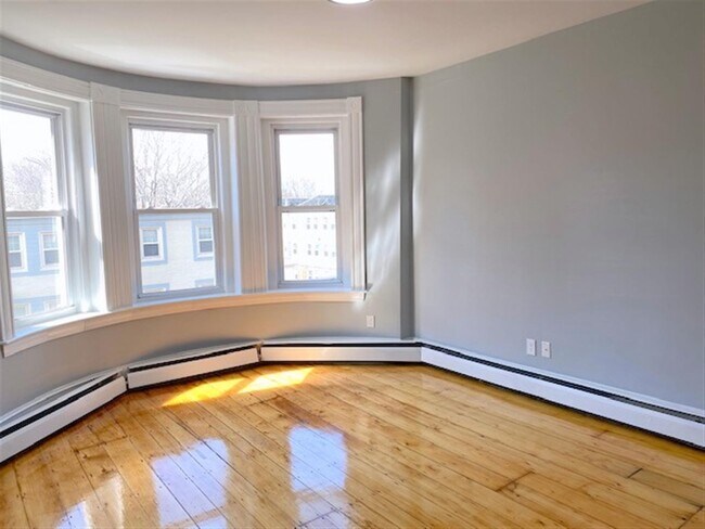 Building Photo - 113 Harvard St