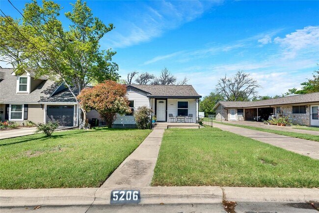 Foto del edificio - 5206 Grover Ave