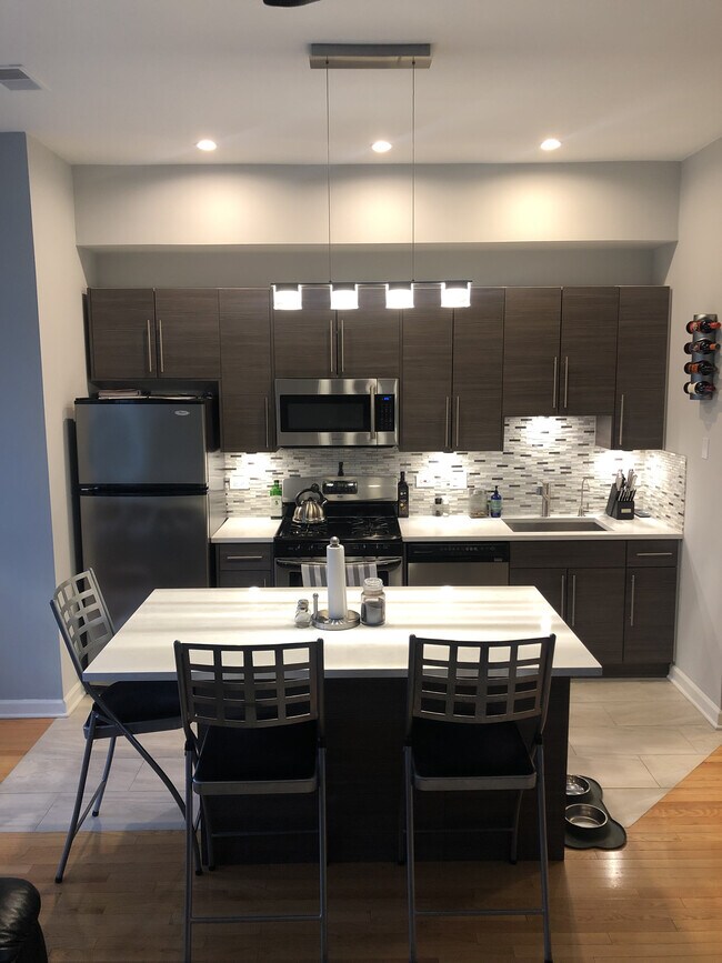 Foto del edificio - 4334 N Sheridan Rd