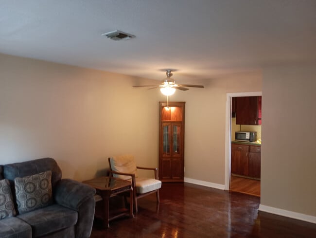 Building Photo - Room in Single Family Home on Brettonwood Dr
