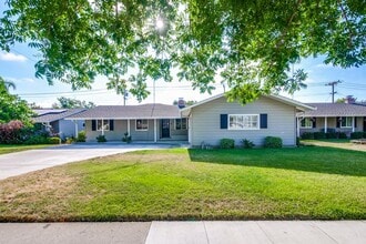 Building Photo - 1534 Crespi Dr