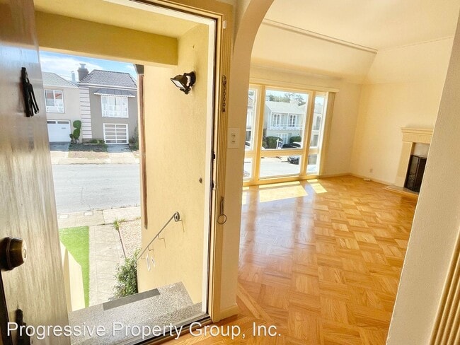 Building Photo - 3 br, 2 bath House - 147 Forest View Drive