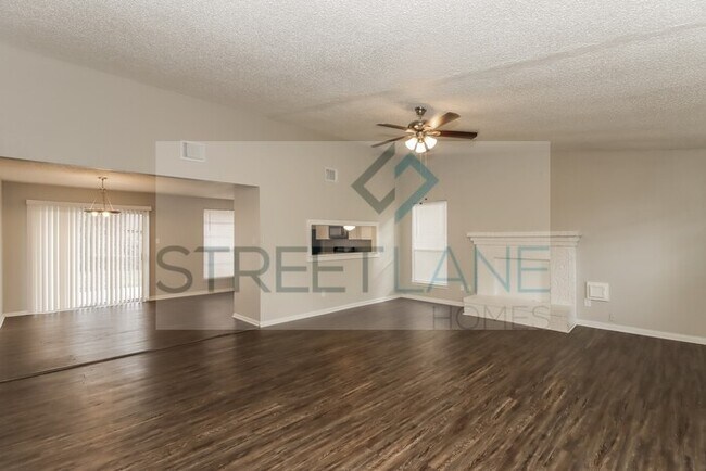 Building Photo - REDUCED!