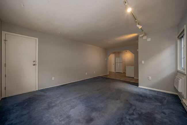 Building Photo - 219 Fox Run Ln