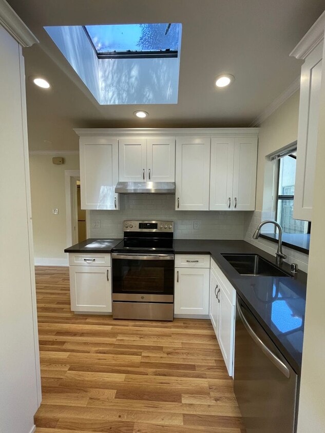 Primary Photo - Remodeled 1 Bed 1 Bath home with beautiful...