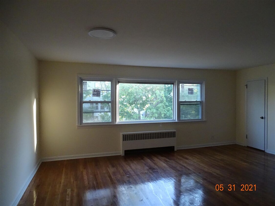 Primary Photo - 47 E 31st St