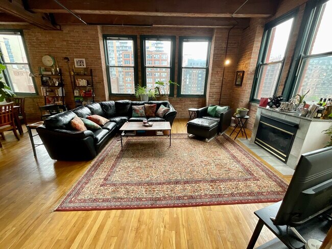 Building Photo - 732 S Financial Pl