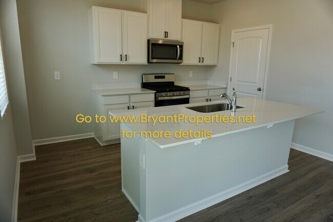 Building Photo - 1531 Rosewood Dr