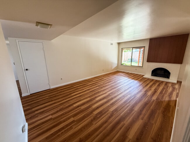 Building Photo - 7003 Batista St