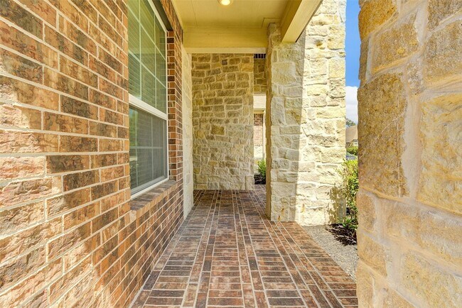 Foto del edificio - 4022 Steep Woods Dr