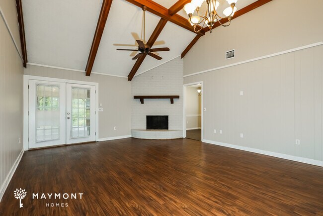 Foto del edificio - 4725 Satinwood Rd