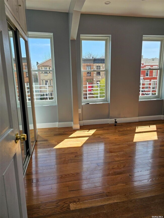 Foto del edificio - 1379 St Marks Ave