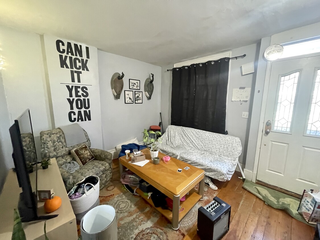 Primary Photo - 68 Hammond St