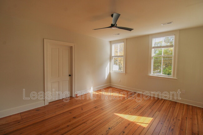 Photo - 419 Whilden St Apartment