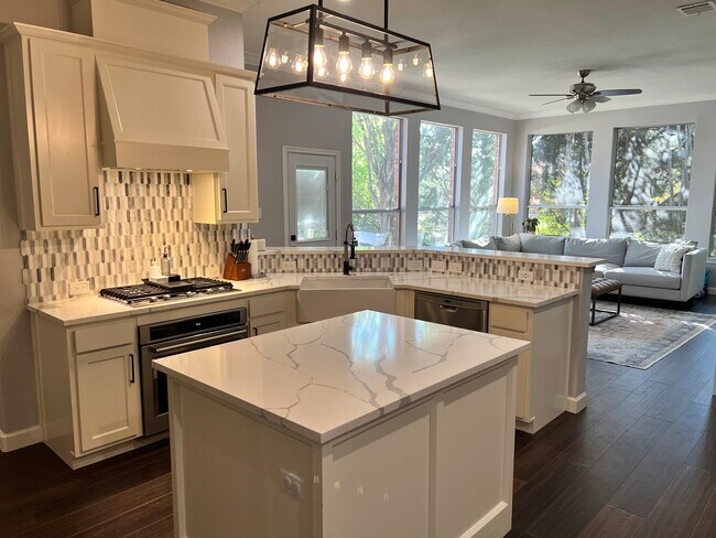 Foto del edificio - 829 Fallkirk Ct