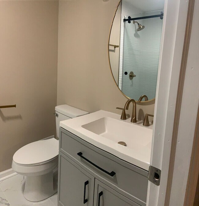 Foto del edificio - Beautiful 4-Bedroom Townhome for Rent in Desirable Cranberry Township!
