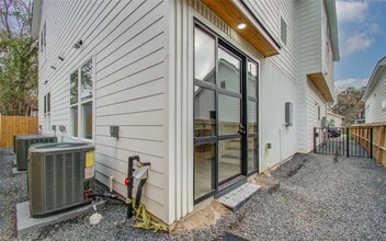 Building Photo - 1815 McKee St