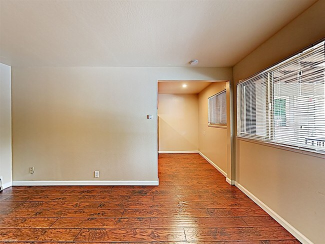 Building Photo - 3405 Dimond Ave