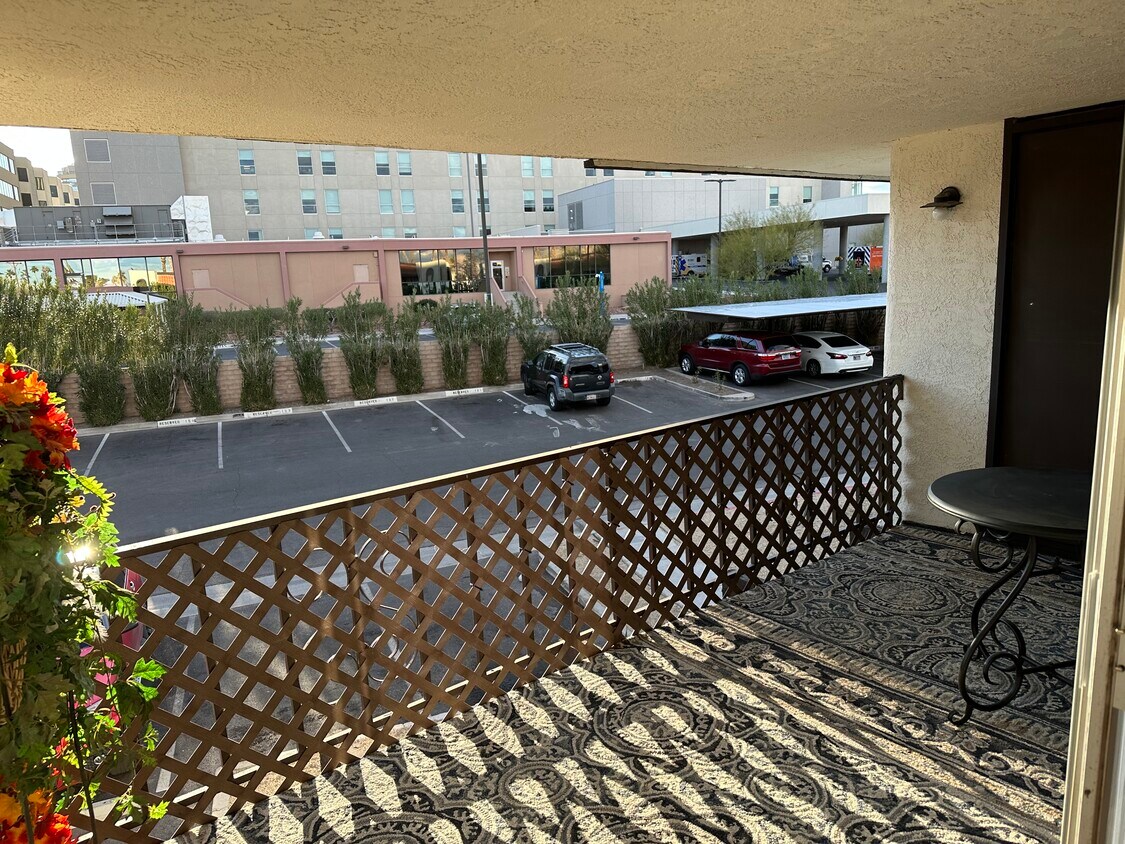 Primary Photo - 1405 E Vegas Valley Dr