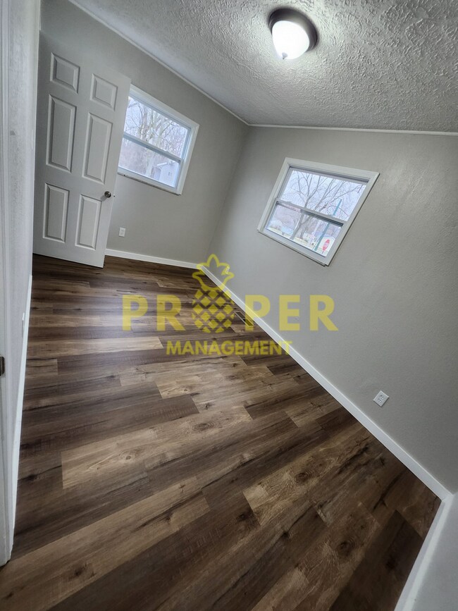 Building Photo - Updated 3-Bedroom, 1-Bath Home with Large ...