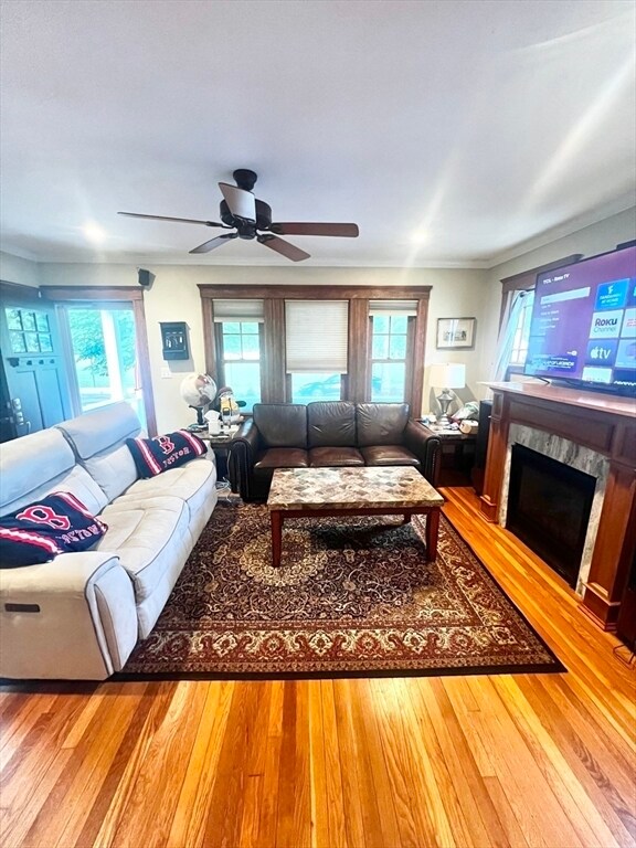 Foto del edificio - 230 Lake St