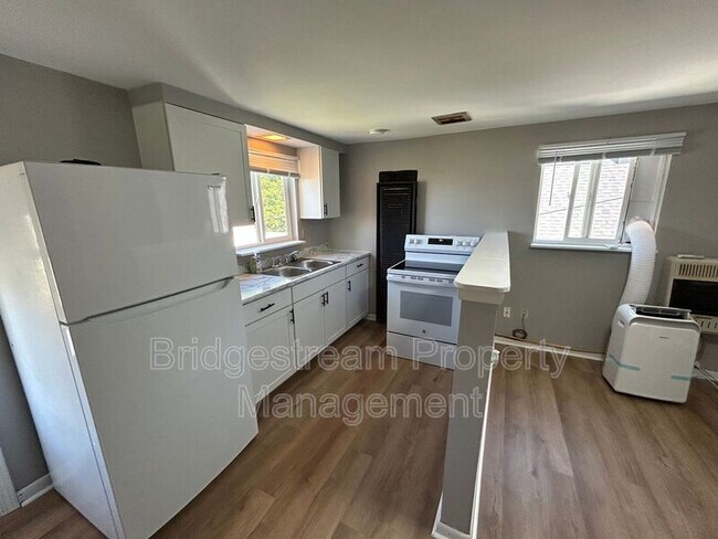 Foto del edificio - 709 Cottage Ave