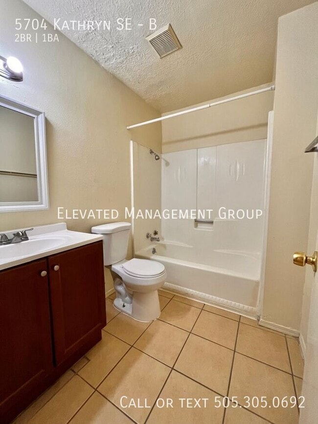 Foto del edificio - 5704 Kathryn Ave SE