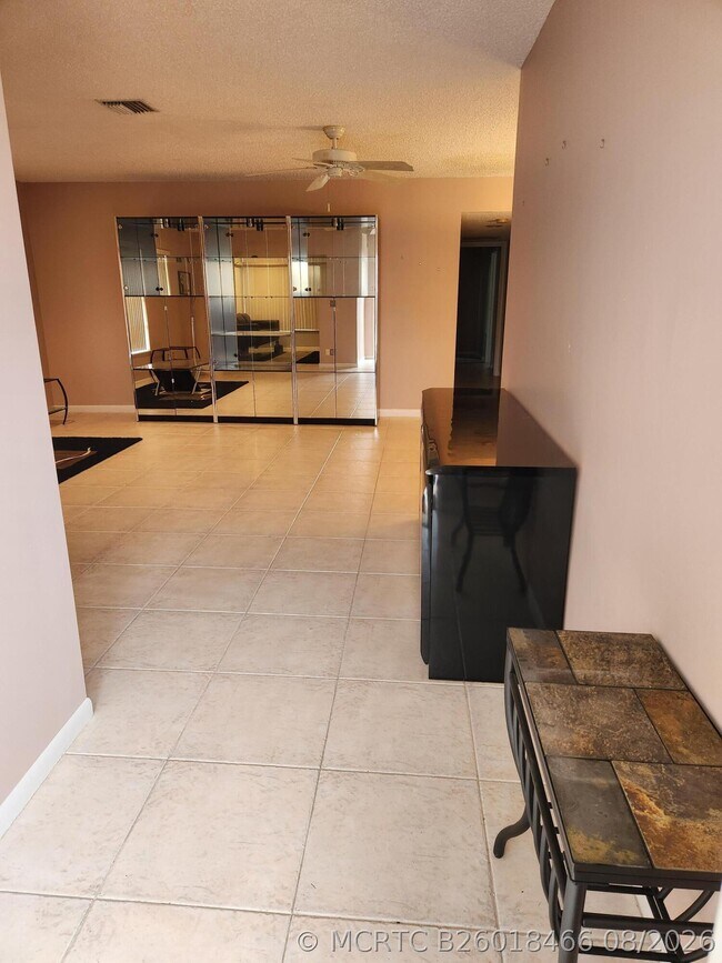 Foto del edificio - 14139 Nesting Way