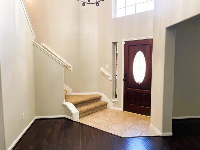 Foto del edificio - 2518 Hidden Park Ln