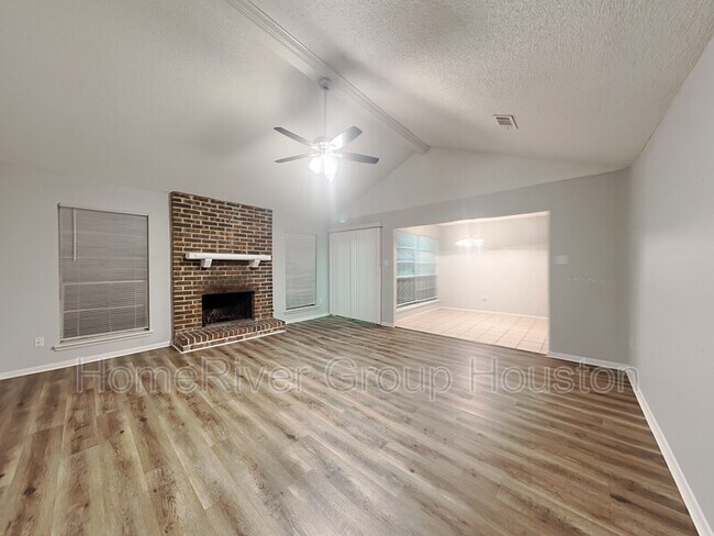 Building Photo - 3402 Coachlight Ln