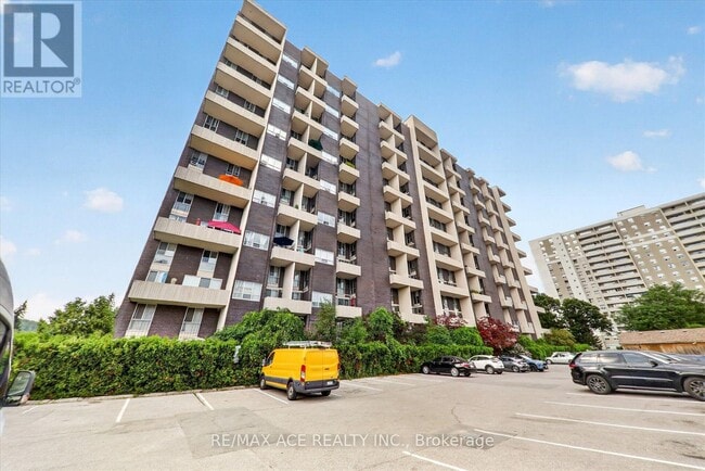 Building Photo - 60 Southport St