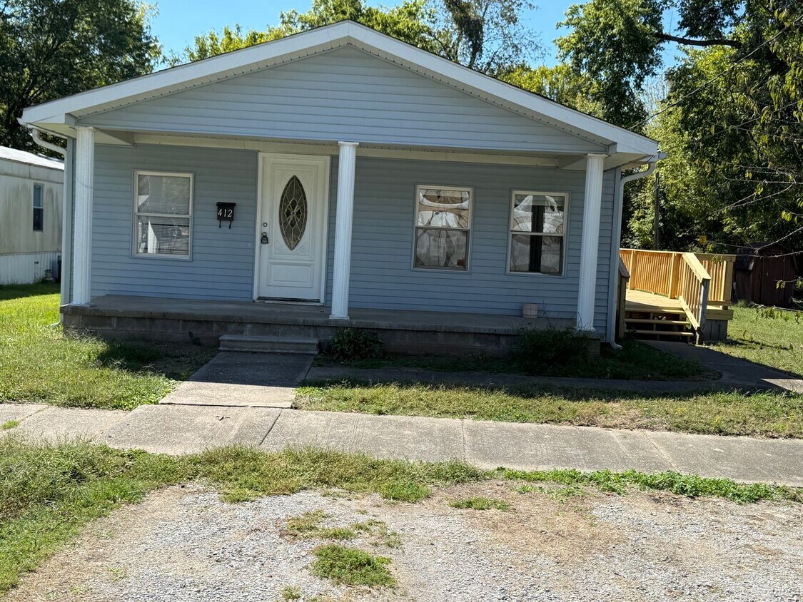 Primary Photo - Beautiful 4 Bedroom 2 bathroom home for lease