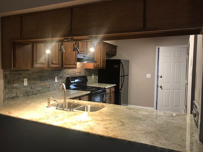 Foto del edificio - 2817 Oakside Dr