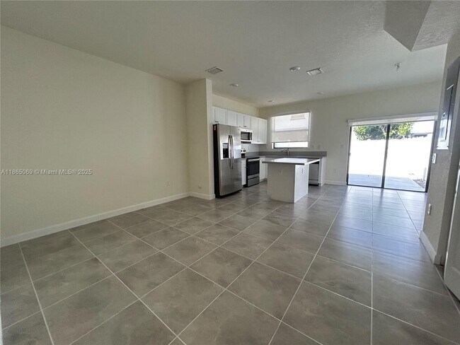 Foto del edificio - 10622 W 33rd Way