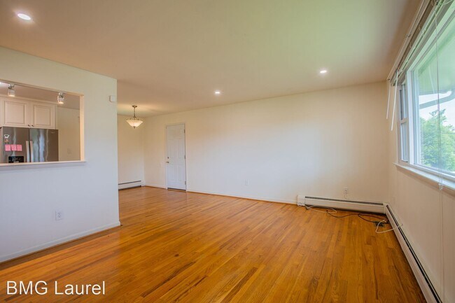 Building Photo - 4 br, 2 bath House - 9520 Montrose St