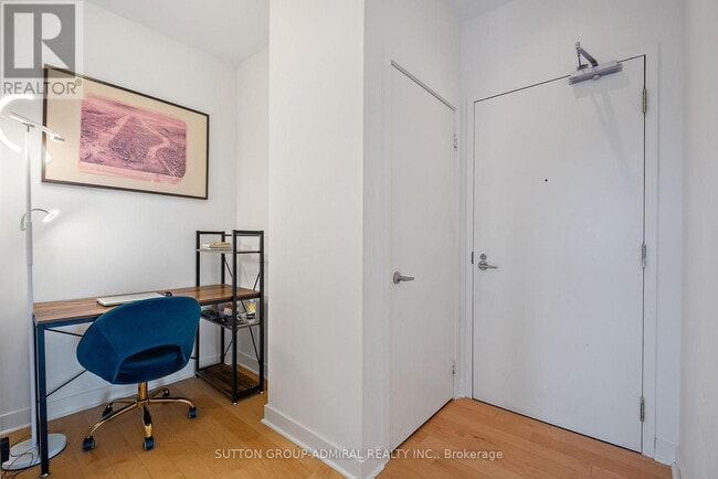 Building Photo - 58 Orchard View Blvd