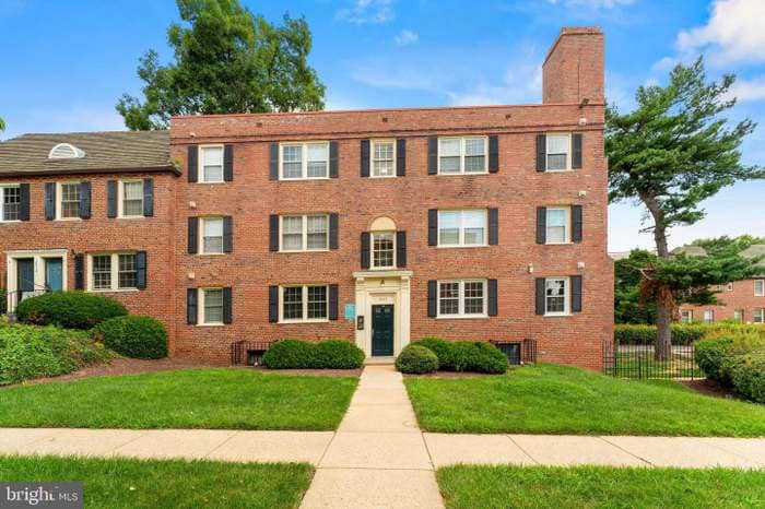 Photo - 2016 37th St SE (Washington, DC)