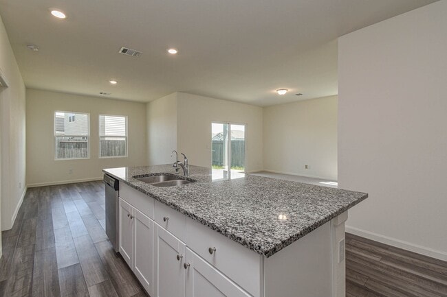 Building Photo - 1004 Wild Enclave Ln